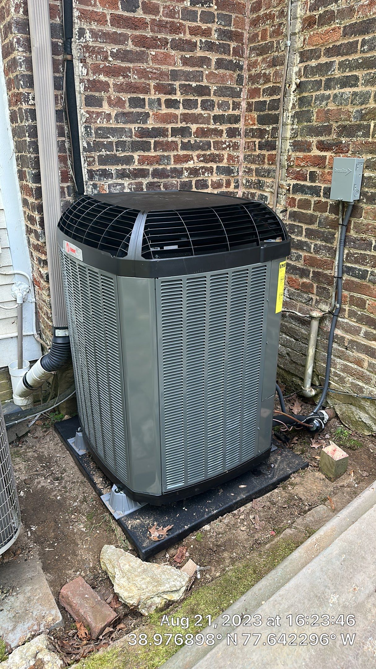 Trane 18 SEER Heat Pump Installation with Air Scrubber in Historic Aldie Home